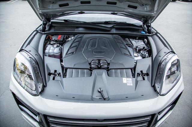 2026 Porsche Cayenne E-Hybrid Turbo