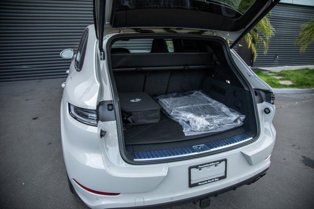 2026 Porsche Cayenne E-Hybrid Turbo