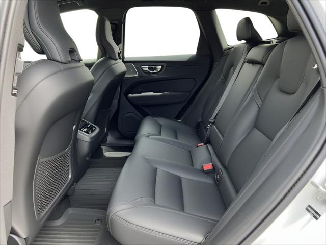 2026 Volvo XC60 B5 Ultra Black Edition