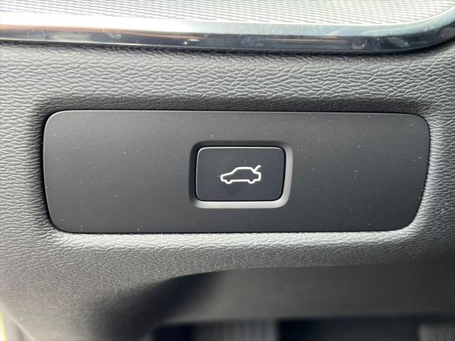 2026 Volvo XC60 B5 Ultra Black Edition