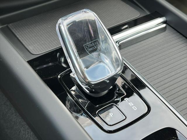 2026 Volvo XC60 B5 Ultra Black Edition