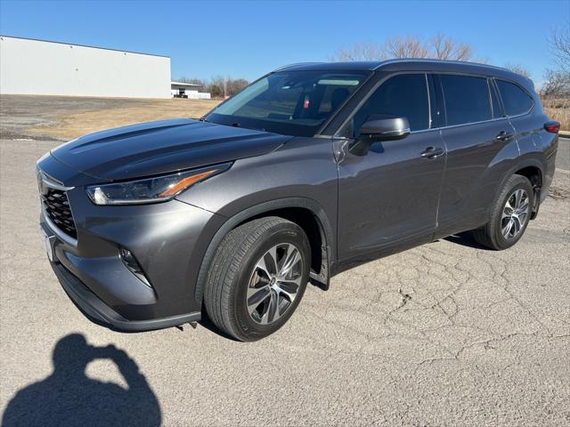 2021 Toyota Highlander XLE's photo
