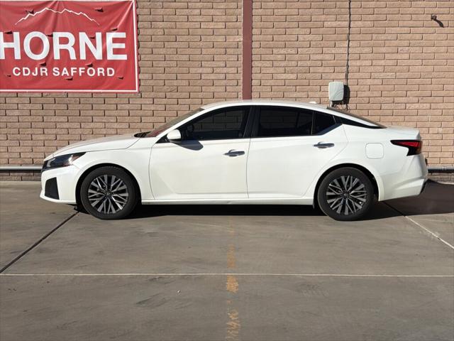 2023 Nissan Altima SV FWD