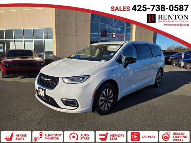 2024 Chrysler Pacifica Hybrid Select