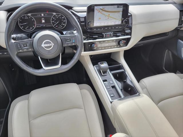 2025 Nissan Pathfinder SL FWD