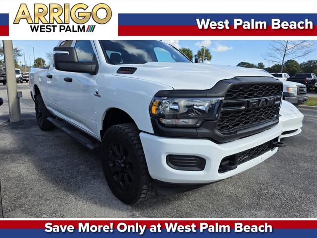 2023 RAM 3500 Tradesman Crew Cab 4x4 64 Box