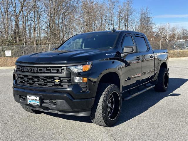 2023 Chevrolet Silverado 1500 4WD Crew Cab Short Bed Custom