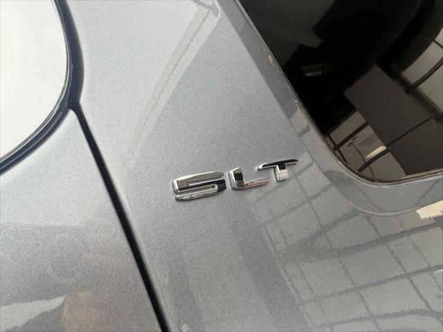 2022 GMC Acadia AWD SLT