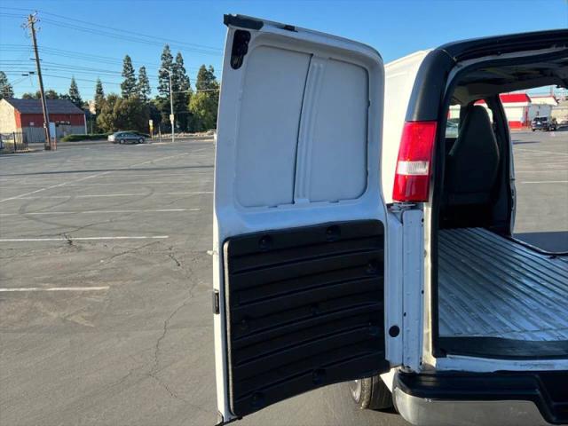 2020 GMC Savana Cargo RWD 2500 Regular Wheelbase Work Van