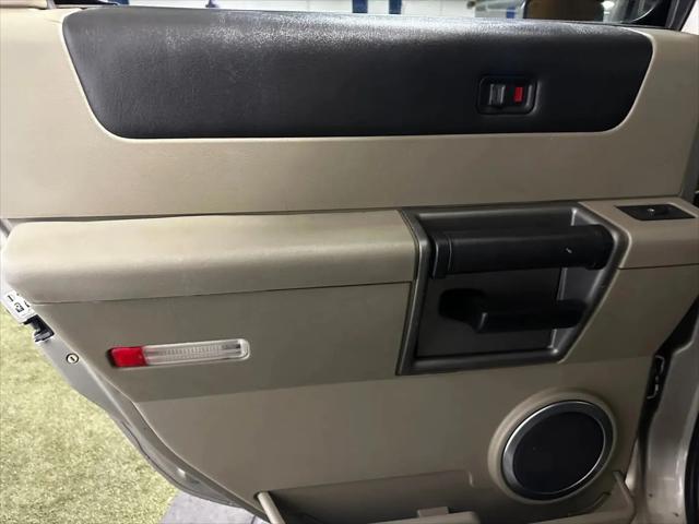 2004 HUMMER H2 Base