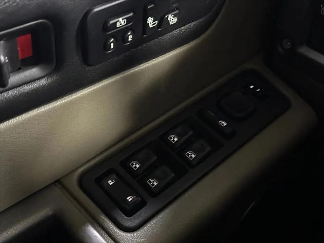 2004 HUMMER H2 Base