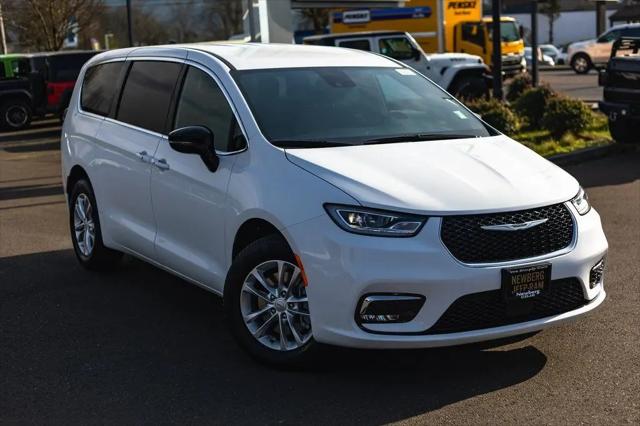 2026 Chrysler Pacifica Select AWD