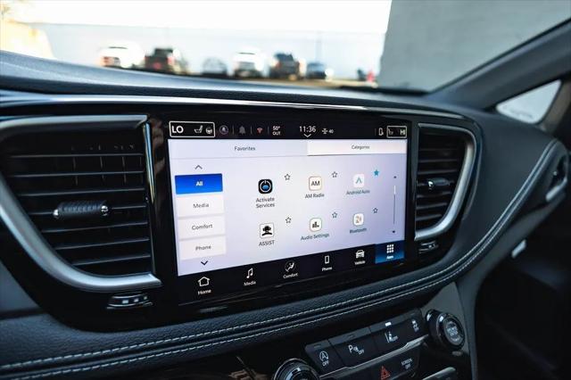 2026 Chrysler Pacifica Select AWD