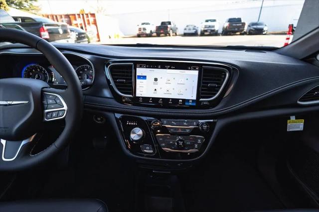 2026 Chrysler Pacifica Select AWD