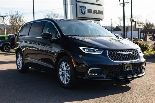 2026 Chrysler Pacifica Select AWD