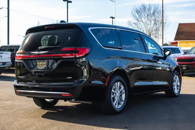 2026 Chrysler Pacifica Select AWD