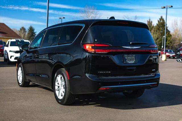 2026 Chrysler Pacifica Select AWD