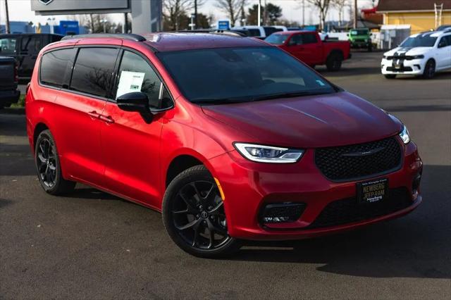 2026 Chrysler Pacifica Select AWD