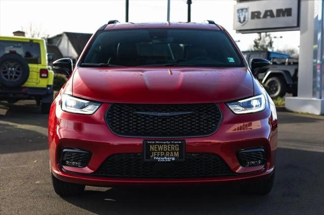 2026 Chrysler Pacifica Select AWD