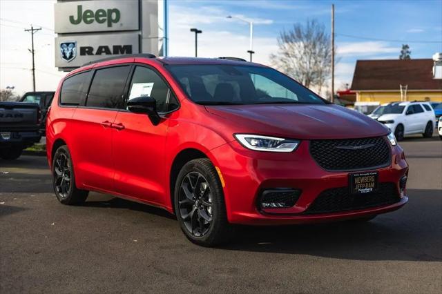 2026 Chrysler Pacifica Select AWD