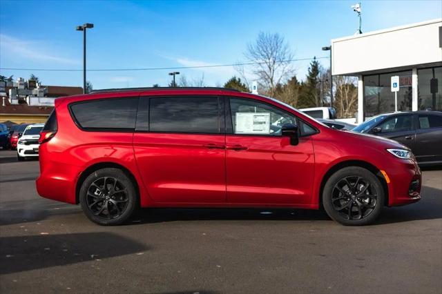 2026 Chrysler Pacifica Select AWD