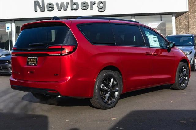 2026 Chrysler Pacifica Select AWD