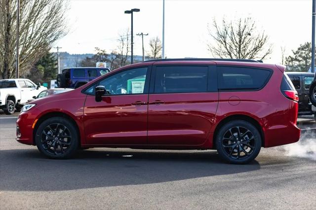 2026 Chrysler Pacifica Select AWD