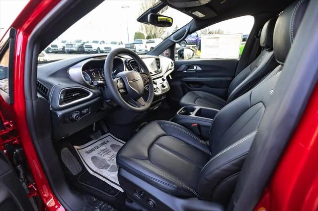 2026 Chrysler Pacifica Select AWD