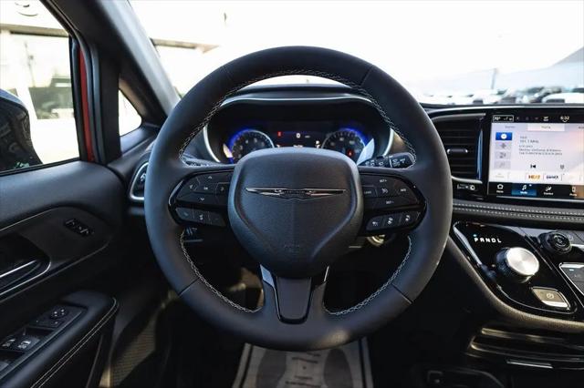 2026 Chrysler Pacifica Select AWD
