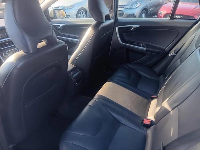 2016 Volvo V60 T5 Drive-E Platinum