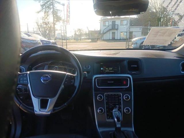 2016 Volvo V60 T5 Drive-E Platinum