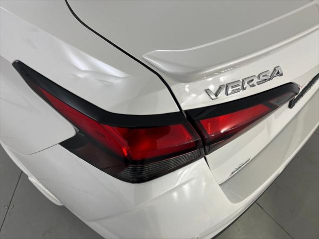 2025 Nissan Versa 1.6 SR