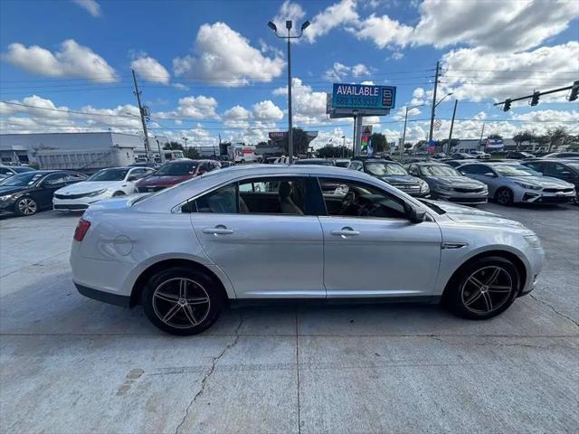 2017 Ford Taurus SE