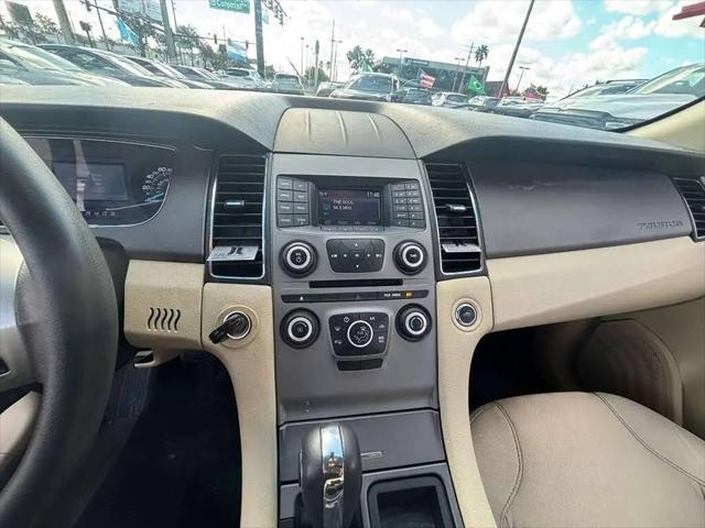 2017 Ford Taurus SE