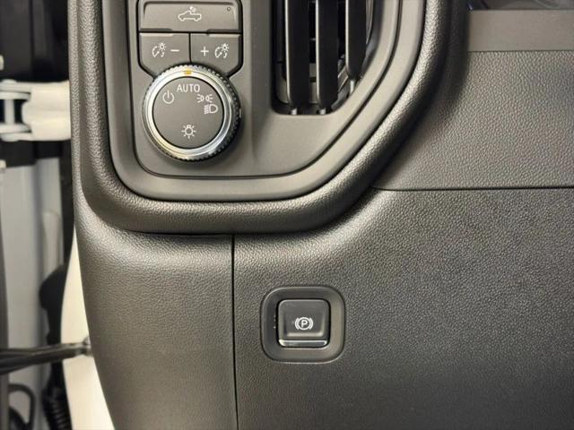 2026 GMC Sierra 1500 Double Cab, Standard Bed, Pro, 4WD