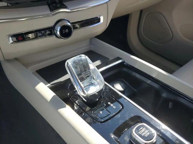 2026 Volvo XC60 Plug-In Hybrid Ultra, T8 AWD Electric/Gasoline, Dark