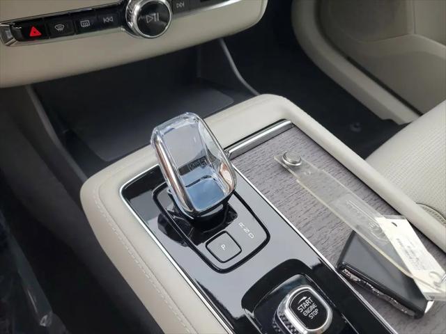 2026 Volvo XC90 Plug-In Hybrid Ultra, T8 AWD, Electric/Gasoline, Bright, 7 Seats