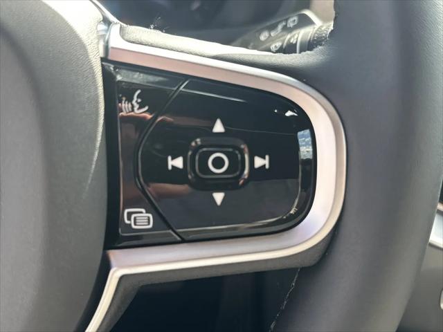 2026 Volvo XC90 Ultra, B6 AWD Gas (mild hybrid), Gasoline, Bright, 6 Seats