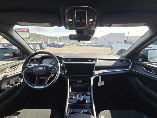 2026 Jeep Grand Cherokee Altitude 4x4