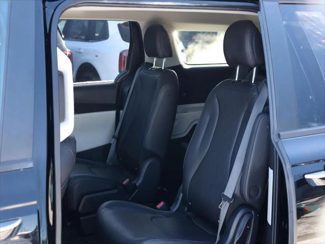 2023 Kia Carnival MPV LX Seat Package