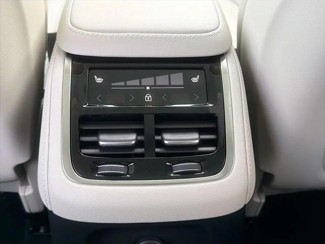 2026 Volvo XC90 Plug-In Hybrid Ultra, T8 AWD, Electric/Gasoline, Bright, 7 Seats