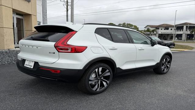 2026 Volvo XC40 Ultra, B5 AWD Gas (mild hybrid), Dark