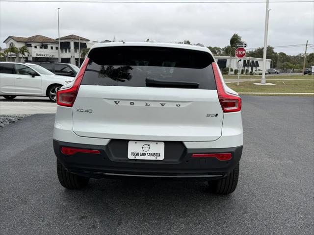 2026 Volvo XC40 Ultra, B5 AWD Gas (mild hybrid), Dark