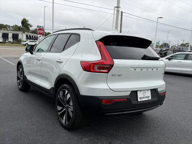 2026 Volvo XC40 Ultra, B5 AWD Gas (mild hybrid), Dark