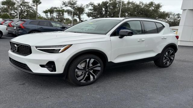 2026 Volvo XC40 Ultra, B5 AWD Gas (mild hybrid), Dark