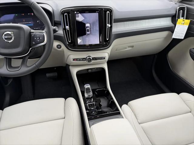 2026 Volvo XC40 Ultra, B5 AWD Gas (mild hybrid), Dark