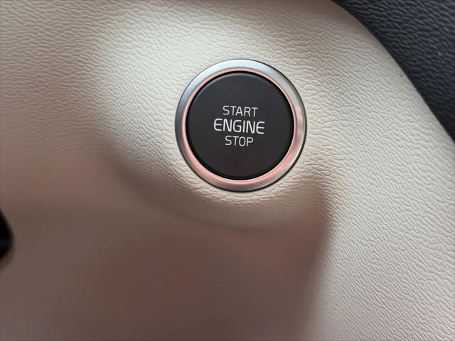 2026 Volvo XC40 Ultra, B5 AWD Gas (mild hybrid), Dark