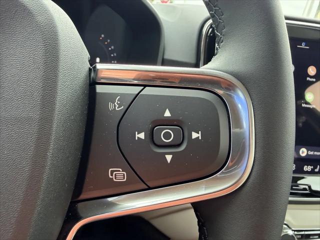 2026 Volvo XC40 Ultra, B5 AWD Gas (mild hybrid), Dark