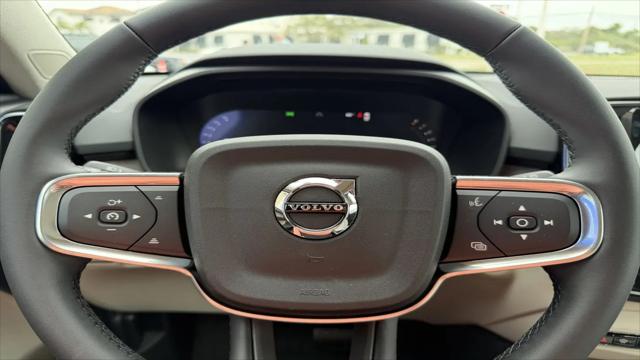 2026 Volvo XC40 Ultra, B5 AWD Gas (mild hybrid), Dark