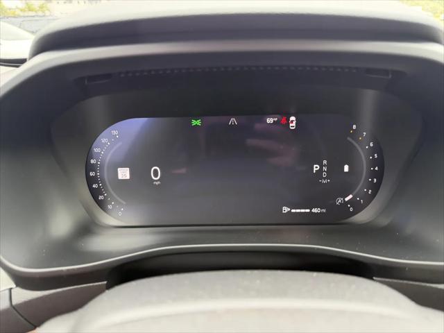 2026 Volvo XC40 Ultra, B5 AWD Gas (mild hybrid), Dark